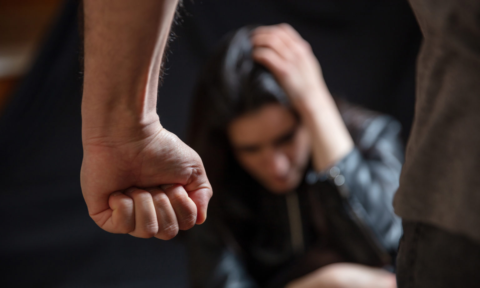 Entre flores e silêncio: o que o 8 de março precisa nos lembrar