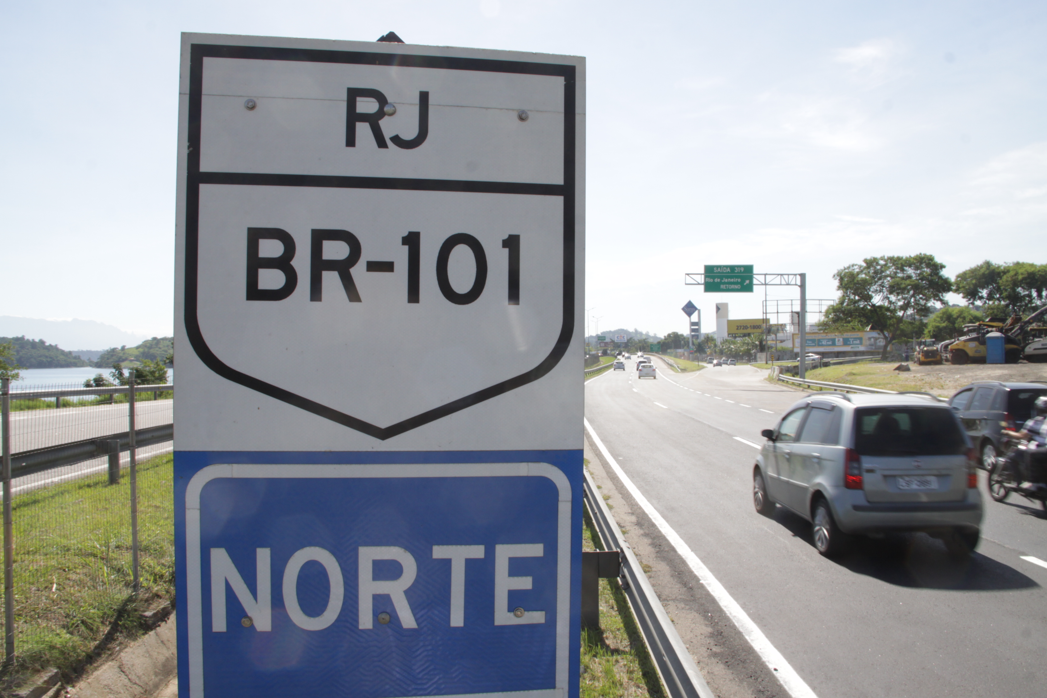 Mais de 450 mil veículos devem passar pela BR‑101/RJ durante o feriado