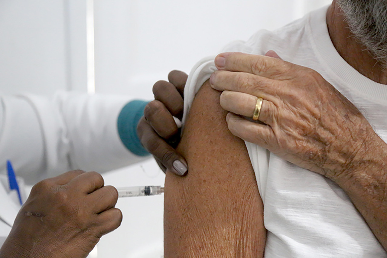 Saúde amplia público-alvo da vacina contra gripe influenza