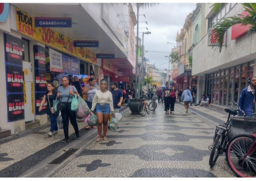 Comércio pode abrir nos feriados em Campos