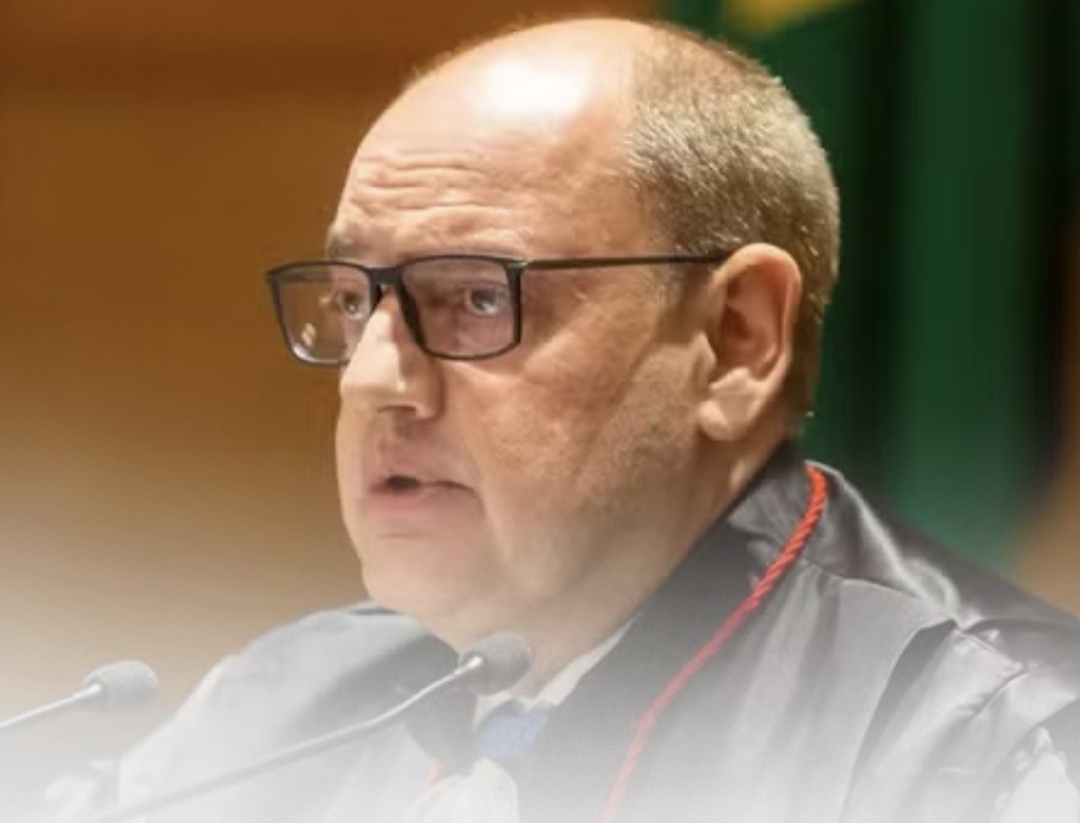 Couto mantido no cargo de Governador