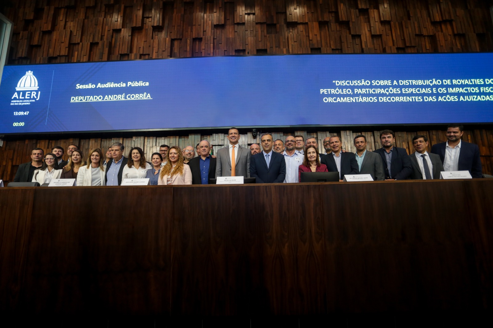 Alerj produz manifesto contra a distribuição de royalties do petróleo