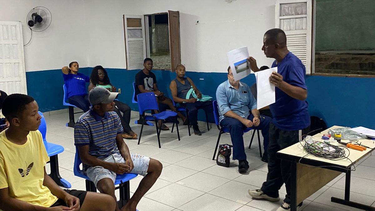 Aeroporto Bartolomeu Lisandro e Projeto Social Despertar lançam curso de eletricista